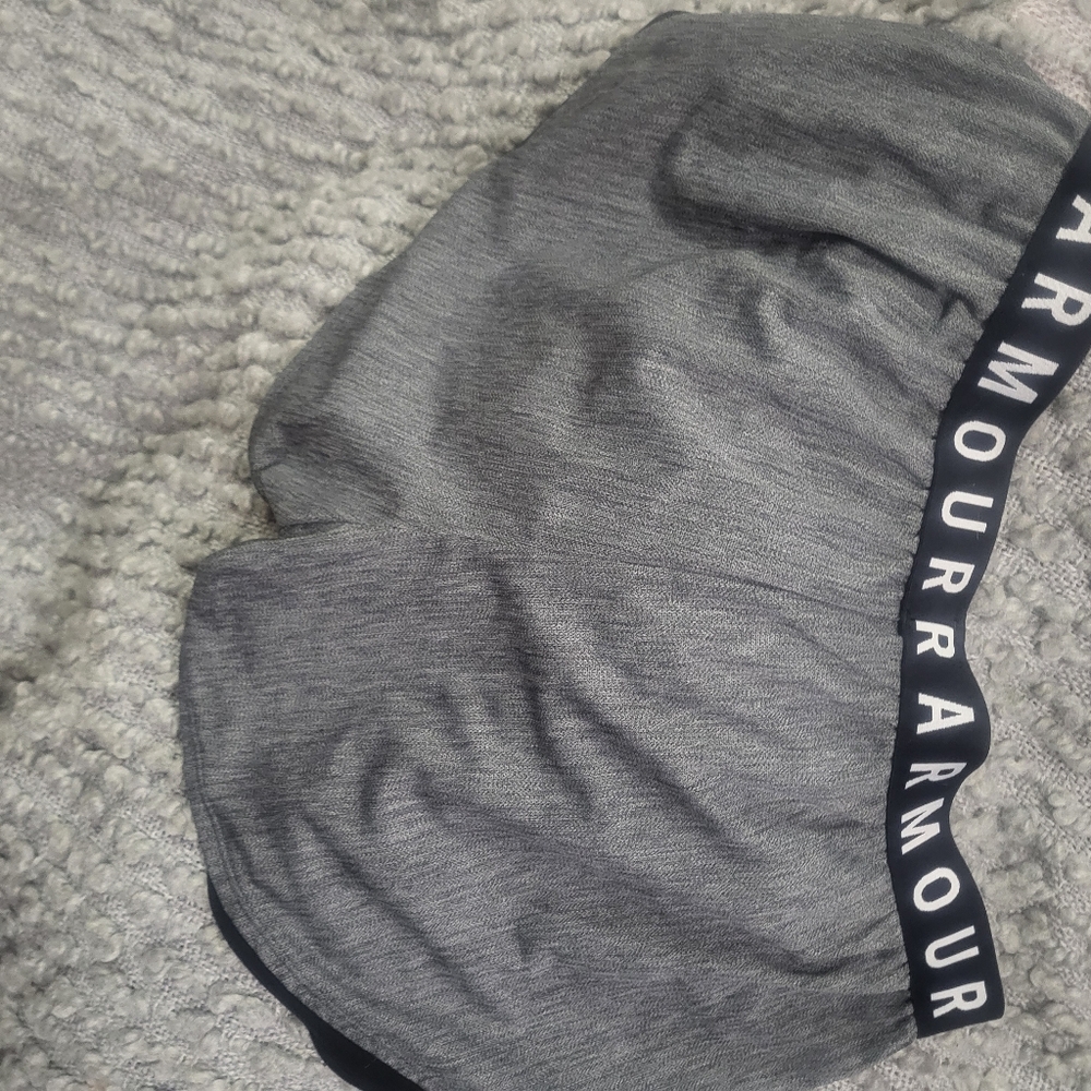 Shorts - Picture 2 of 3
